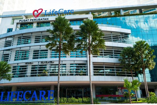 lifecare-banner-front